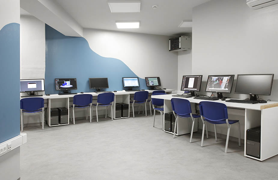 ΙΕΚ ΑΚΜΗ: Εργαστήριο Σχολής Web Design & Games Development